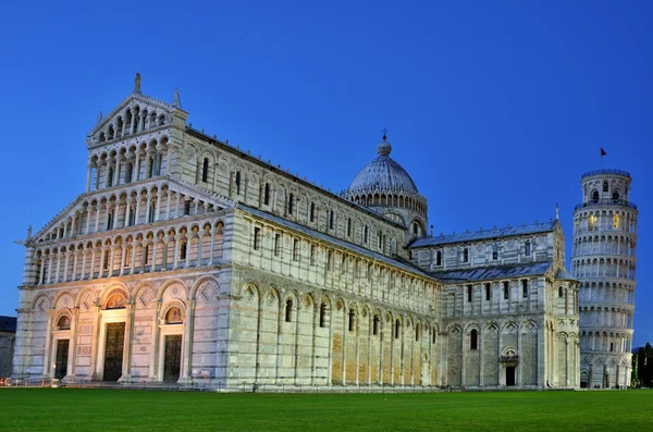 Catedral de Pisa y Torre Inclinada —  Fotos de Stock