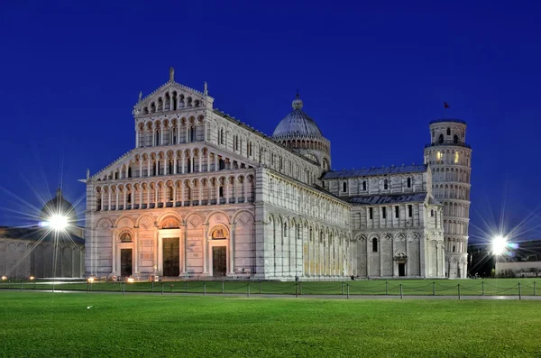 Pisa ve leaning tower katedral — Stok fotoğraf