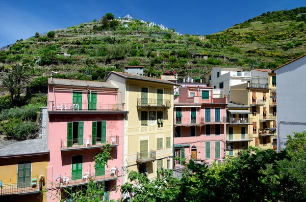 Manarola pequena aldeia em Cinque Terre, Itália — Fotografia de Stock