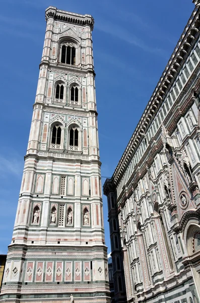 Campanile, torre sineira da catedral de Florença (duomo), Toscana — Fotografia de Stock