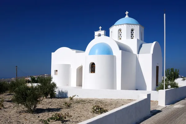 Kleine kerk in santorini, Griekenland — Stockfoto