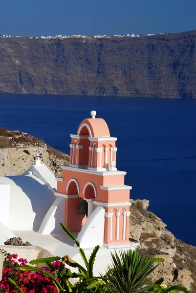 Santorini Island, Yunanistan'ın geleneksel kilisede — Stok fotoğraf