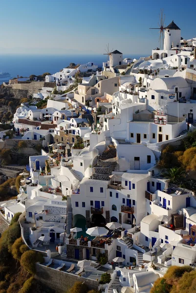 Oia väderkvarn i island of thira, santorini - cyclades, Grekland — Stockfoto