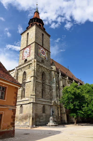 Igreja negra em Brasov, Transilvânia, Romênia — Fotografia de Stock
