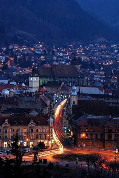 Vista nocturna de Brasov, Rumania —  Fotos de Stock