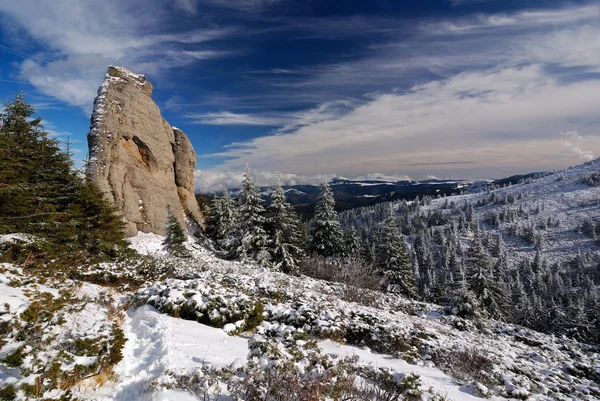Winter landscape in Romania, Carpathian mountains — Stock Photo, Image