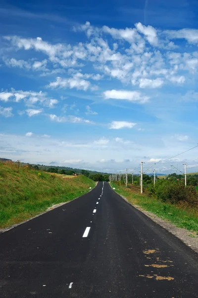 Moderne weg in platteland landschap — Stockfoto