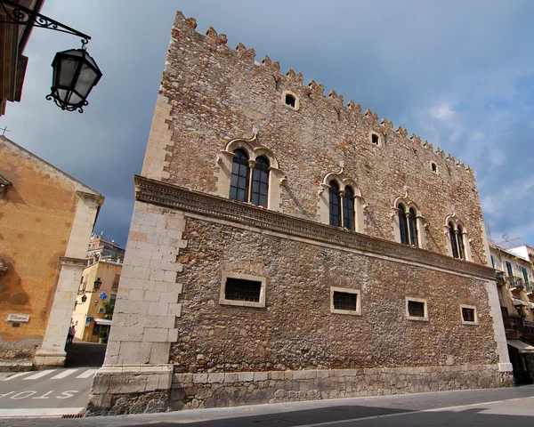 Палаццо Корвая в Таормине, Сицилия — стоковое фото