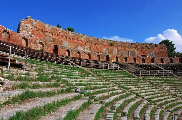 Ancient greek theatre in Taormina, Sicily — Stock Photo, Image
