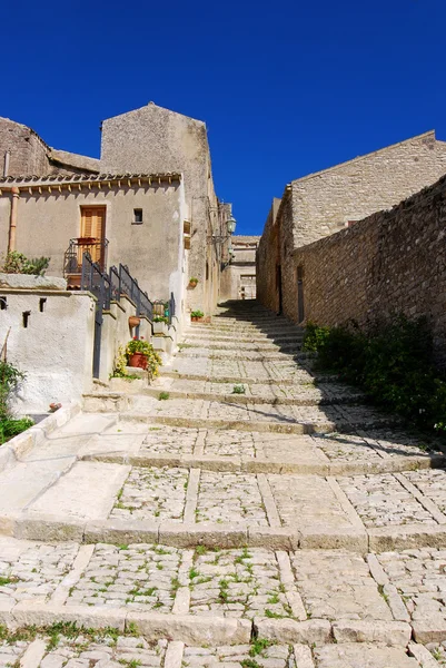 Medieval paved street in Erice, Sicily — Stock Photo, Image