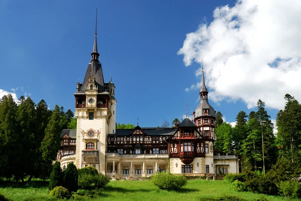 Peles hrad v sinaia, Rumunsko — Stock fotografie