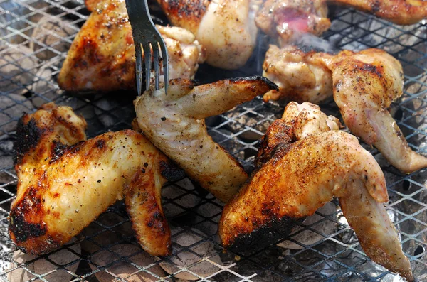Tavuk kanatları Barbekü Izgara