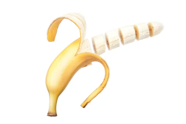 Gele bananen op een witte achtergrond in stukjes gesneden — Stockfoto
