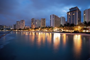 Waikiki gece