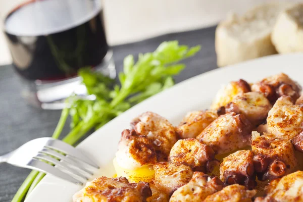 Galician octopus and red wine — Stock Photo, Image