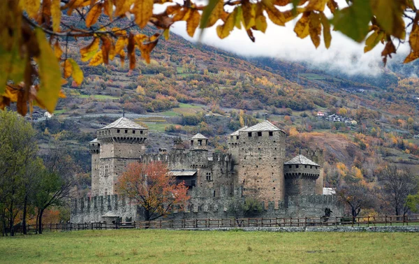 Fenis kastély közelében Aosta (Olaszország) — Stock Fotó