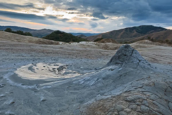 çamur volkanlar olarak buzau, Romanya