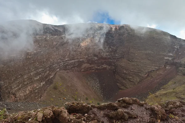 ヴェスヴィオ火山のクレーター — ストック写真