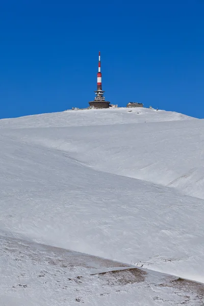 Costila vrcholu v zimě, pohoří bucegi, Rumunsko — Stock fotografie