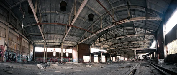 放棄された工場のインテリア — ストック写真
