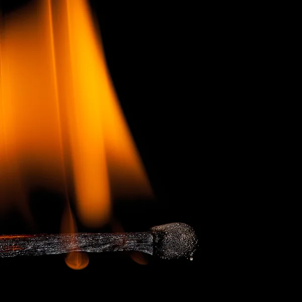 Streichholz mit Flamme — Fotografia de Stock