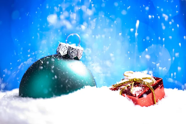 Weihnachten schnee es bokeh invierno kugel geschenk — Foto de Stock
