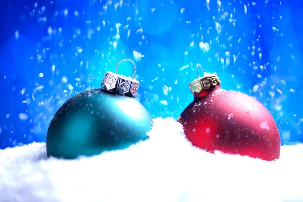 Weihnachten schnee eis bokeh vintern kugel weihnachtsbaum — Stockfoto