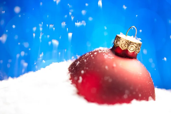 Bella schnee eis bokeh winter kugel weihnachtsbaum — Stockfoto