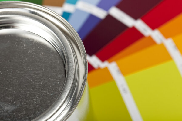 Farbe farbf:cher pinsel farbtopf renovieren heimwerker baumarkt
