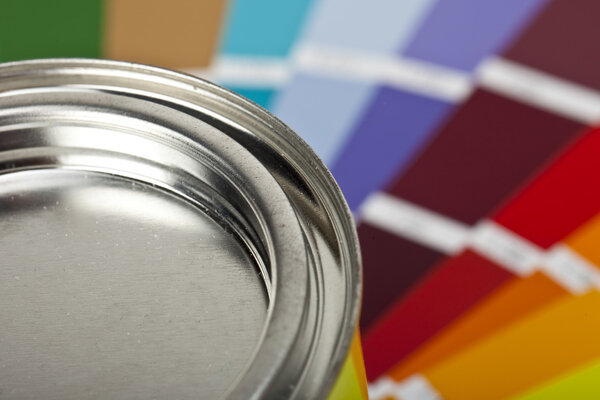 Farbe farbf:cher pinsel farbtopf renovieren heimwerker baumarkt
