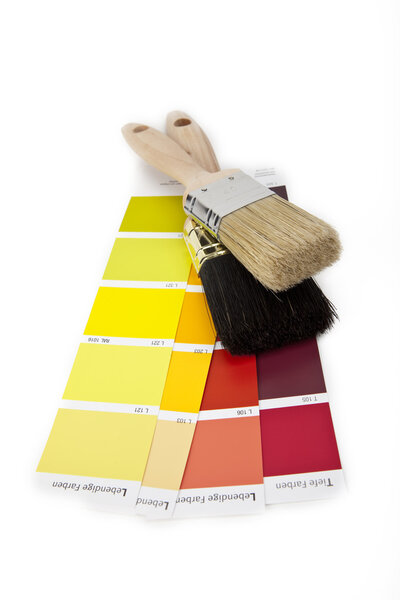 Farbe farbf:cher pinsel farbtopf renovieren heimwerker baumarkt
