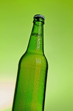 Bier flasche alkohol trinken wassertropfen getränk Kronkorken