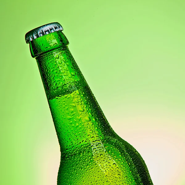 Bier flasche alkohol trinken wassertropfen getränk Kronkorken — ストック写真