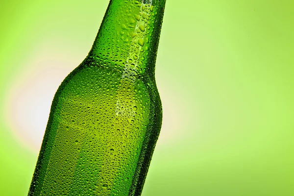 Bier flasche alkohol trinken wassertropfen getrmbH nk Kronkorken — Foto Stock