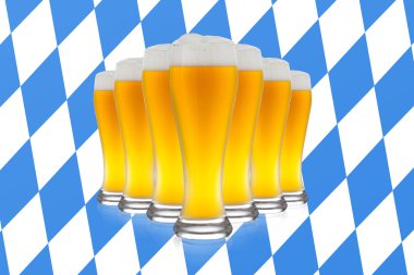 weizenbierglas tropfen bier oktoberfest bayern içerken