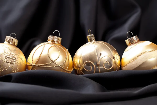 Weihnachten winter kugel weihnachtsbaum seide stoff gold — Stockfoto