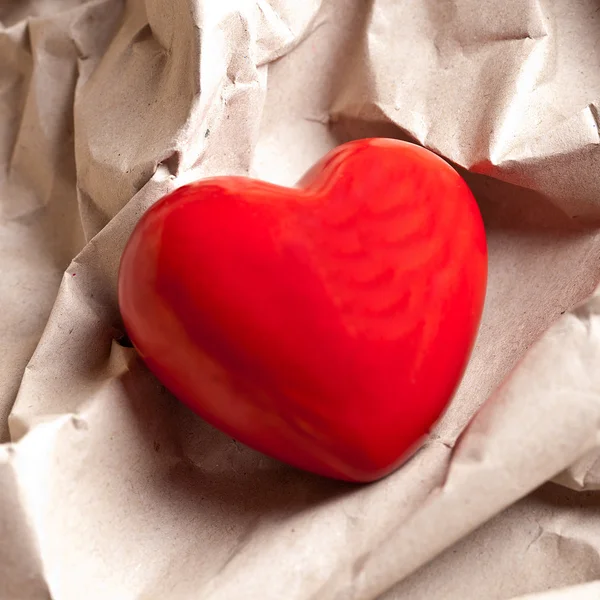 Herz liebe love valentine hochzeit papier zerknittert falten — Stock Photo, Image