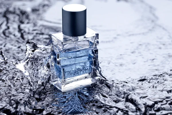 Wasser parfüm deodorant flakon duft flüssigkeit aqua flasche — Stock Fotó