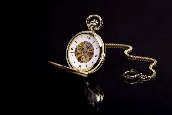 Uhr taschenuhr gold uhrzeit zeiger countdown antik — Stock Photo, Image