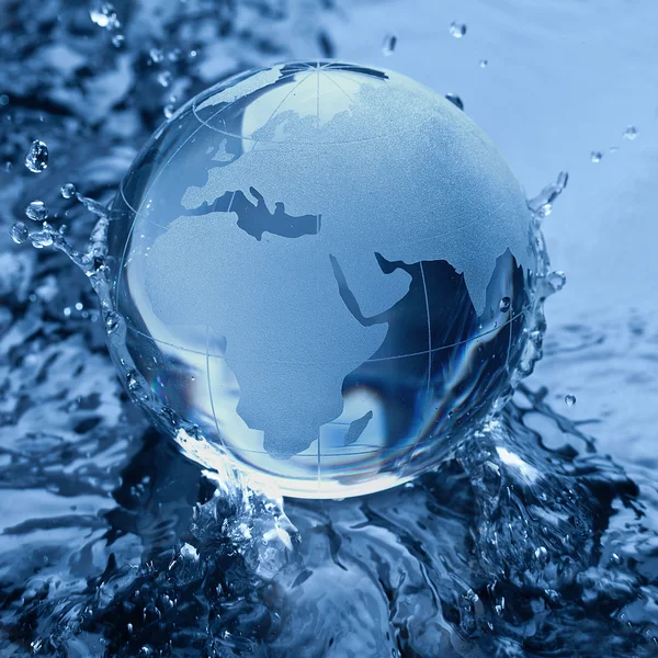 Globus erdball geo karte glas kristal wasser splash welle — Stock Photo, Image