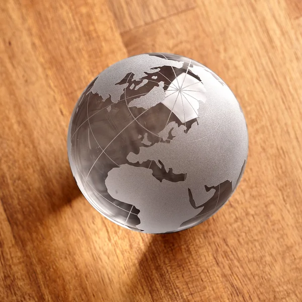 Globus erdball geo karte glas kristal natur presidentko blatt holz — стоковое фото