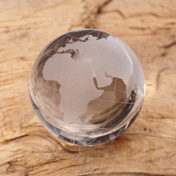 Globus erdball geo karte glas kristal umwelt holz braun — Zdjęcie stockowe