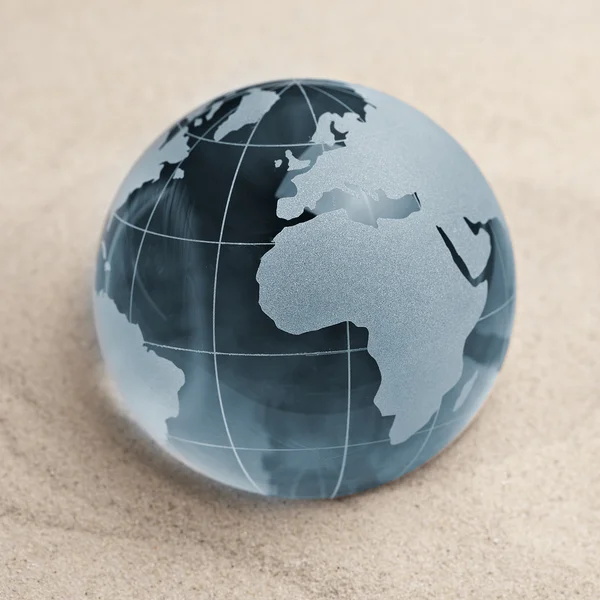 Globus erdball geo karte glas kristal blau sand sahra wüste — Foto de Stock
