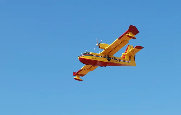 Avião de bombeiros — Fotografia de Stock