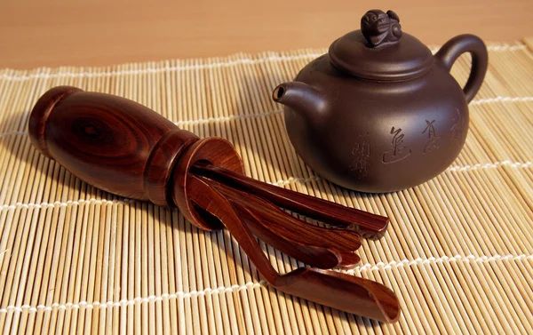 Teekanne und Teekocher — Stockfoto