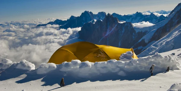 Tete rousse rifugio in alpi montagnose Francia — Foto Stock