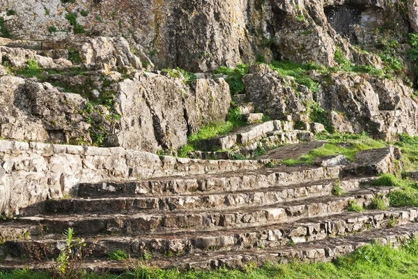 dağ merdivende insan yapımı