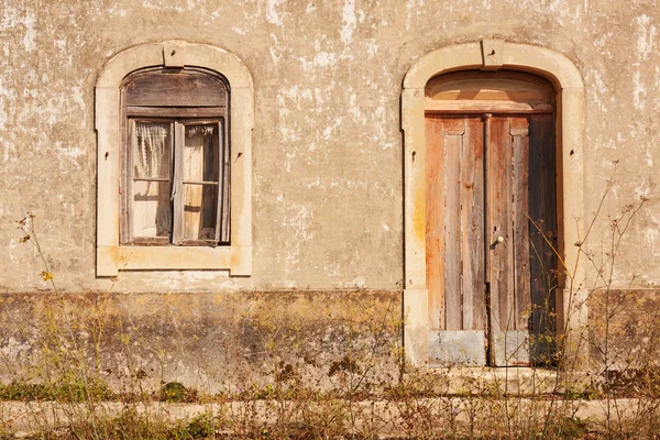 Старый фасад — стоковое фото