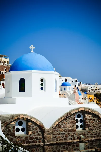 Cúpula azul em Santorini Fotos De Bancos De Imagens