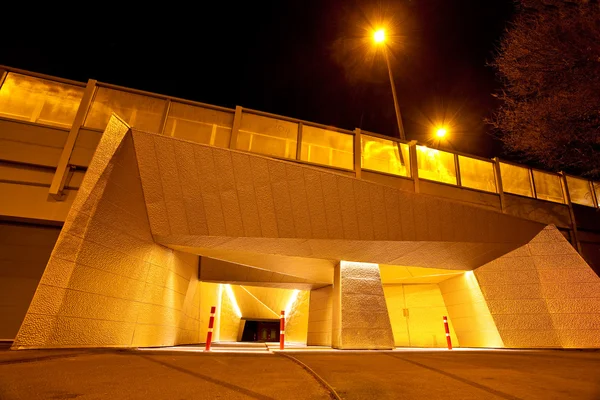 Rower tunelu na nocy — Zdjęcie stockowe